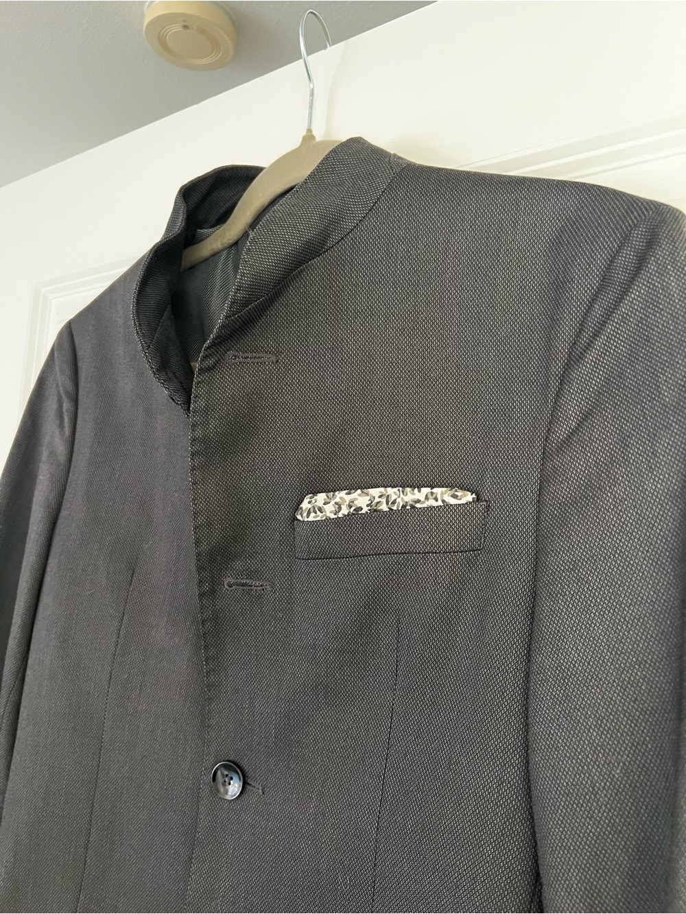 Men's Dark Grey Mandarin Collar Blazer - Picture 2 of 6
